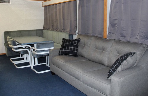 Kirby Boat Rental | 4 Bedroom Houseboat for Rent