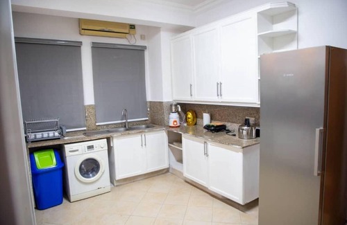 Ofin Apartment | 4-bedroom Ikoyi - private chef & Janitor, 2 options of High-speed internet, A.c