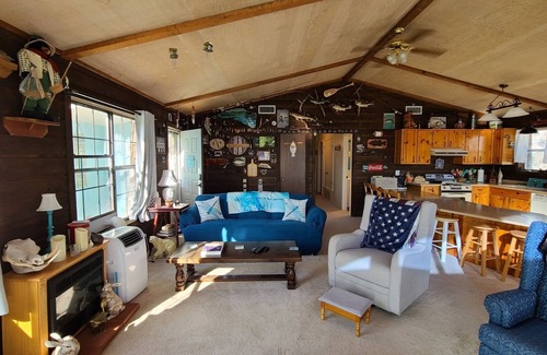 Logan House | 4 Bedroom Lake House with fantastic views and plenty of space.
