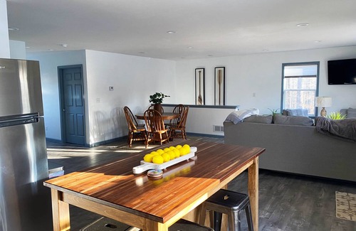 Cadiz House | 4 Bedroom Lakehouse w/Hot Tub, Firepit, & Game Room