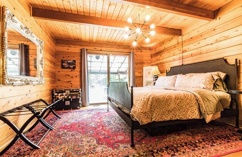 Duvall Cabin | 4-bedroom lodge in lovely Duvall with AC, WiFi. Enjoy your stay