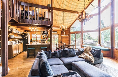 Duvall Cabin | 4-bedroom lodge in lovely Duvall with AC, WiFi. Enjoy your stay