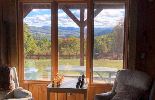 Floyd Cabin | 4-bedroom lodge in phenomenal Floyd County with AC