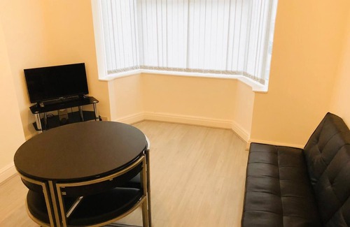 Loughborough House | 4 Bedroom Lovely house in Loughborough