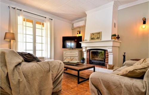 Bellegarde House | 4 Bedroom Lovely Home In Bellegarde