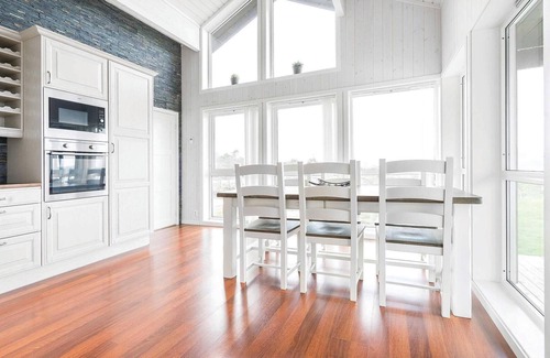 Torjulvagen House | 4 bedroom lovely home in Kvisvik