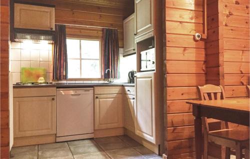 Neede House | 4 Bedroom Lovely Home In Neede