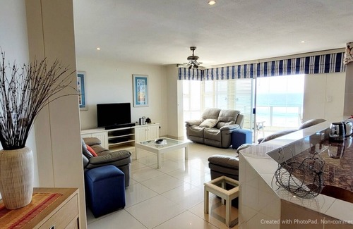 Margate Apartment | 4 Bedroom Luxury Apartment On the Beach. Spacious with breath taking sea views.