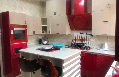 Ogombo House | 4 Bedroom Luxury HomeAwayFromHome-Unlimited WiFi