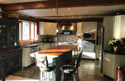 Pemberton House | 4 Bedroom Luxury Log in Pemberton for Ski Season Rental