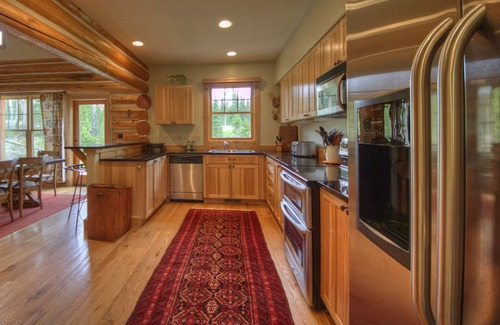 Powder Ridge House | 4 Bedroom Luxury Ski in/Ski Out Powder Ridge Cabin W/Hot Tub