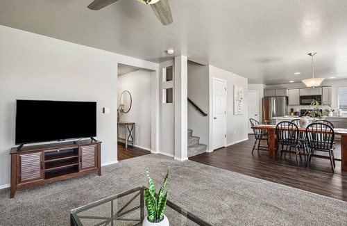 Nampa House | 4 bedroom Nampa 83687, Extended Stays, Crews, Family