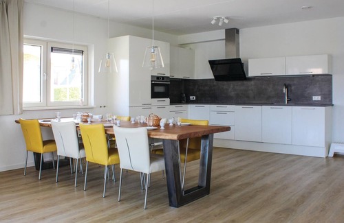 Idskenhuizen House | 4 bedroom nice home in Idskenhuizen