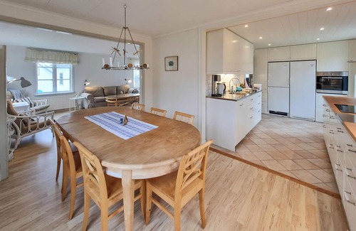 Bovallstrand House | 4 bedroom nice home in Bovallstrand