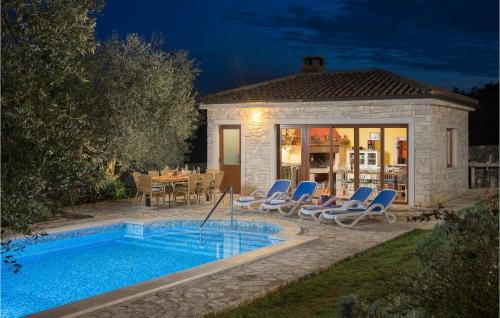 Kastel House | 4 Bedroom Nice Home In Buje