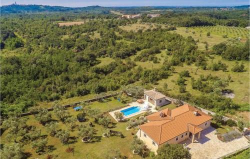 Kastel House | 4 Bedroom Nice Home In Buje