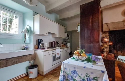 Tredion House | 4 bedroom nice home in Trédion