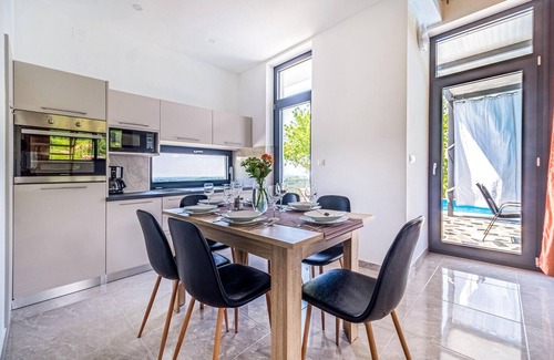 Jastrebarsko House | 4 bedroom nice home in Ivancici