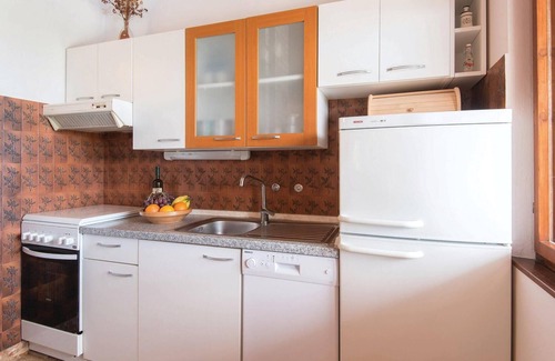 Potirna House | 4 bedroom nice home in Nova