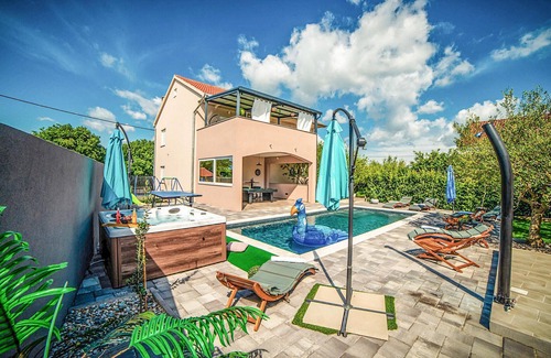 Polaca House | 4 bedroom nice home in Polaca