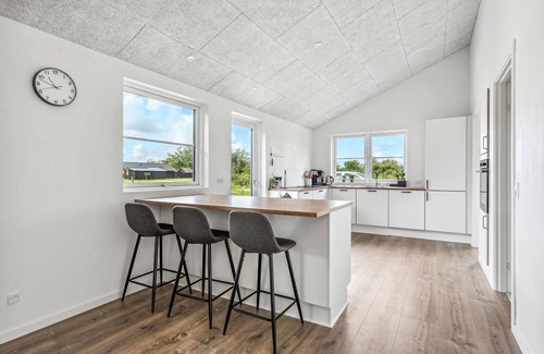 Skaven Strand House | 4 bedroom nice home in Tarm