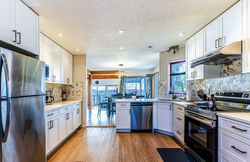 White Rock House | 4 bedroom Panoramic Ocean View House