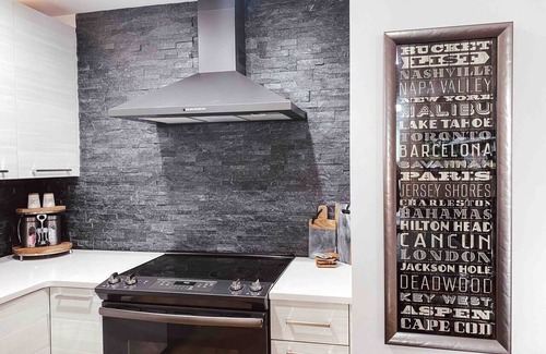 Nashville Condo | 4 Bedroom Penthouse Suite - Music Row - Guitar Pool - Sleeps 12