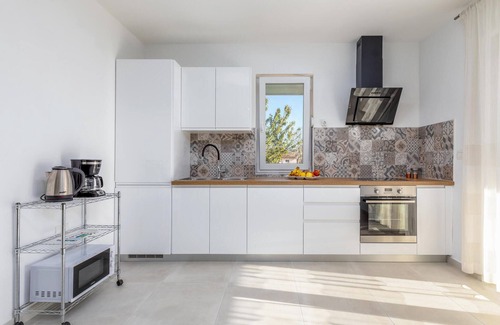 Sikici House | 4 bedroom pet friendly home in Sikici
