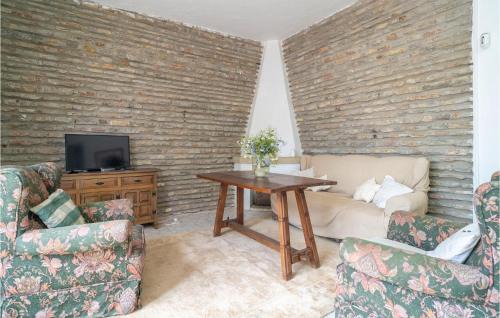 Palmones House | 4 Bedroom Pet Friendly Home In Palmones