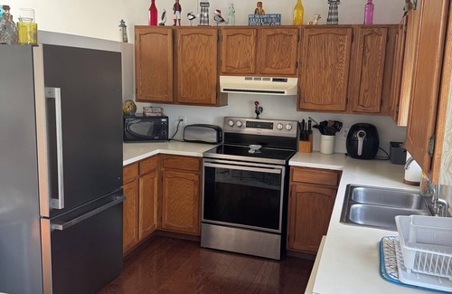 Saunderstown House | 4 Bedroom Pettaquamscutt Lake Shores Home