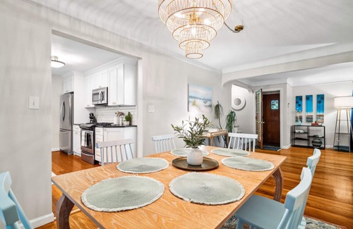 Euclid House | 4 Bedroom Pool & Hot Tub Home Near Cleveland