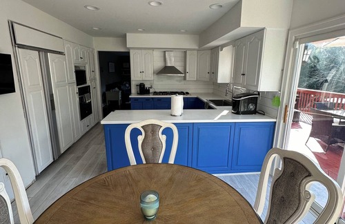 Sussex House | 4 Bedroom Pool Oasis - 10 min. to Ski & Golf