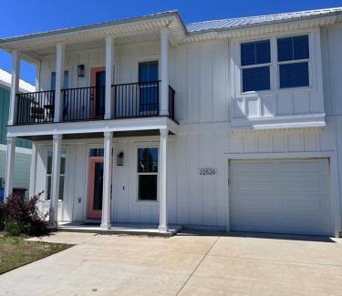 Sunnyside House | 4 bedroom pool home that sleeps 13 located just minutes from the beaches and 30a, game room