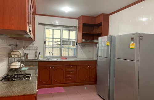 Na Kluea Villa | 4 Bedroom Pool Villa close to Jomtien beach