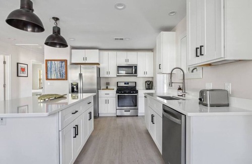 West Ashley House | 4 Bedroom Private Home 10 Minutes from Downtown!