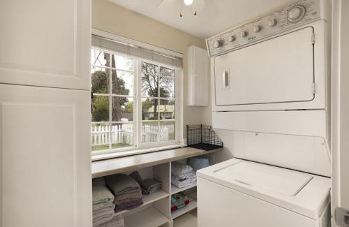 Chico House | 4 bedroom Private House in central Chico