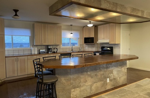 Okanagan-Similkameen House | 4 Bedroom Private vacation home in Naramata