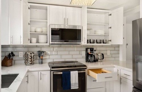 Interbay House | 4 Bedroom Queen Anne Craftsmen