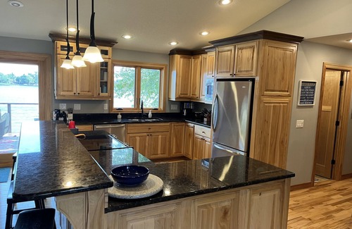 Aberdeen House | 4 bedroom Richmond lake house getaway