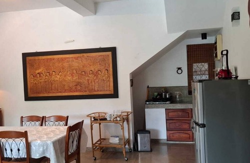 Kandy House | 4-bedroom riversidehouse in charming Kandy with WiFi, AC. Happy travels
