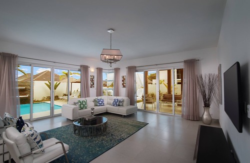 Los Brazos Villa | 4 Bedroom Royal Villa