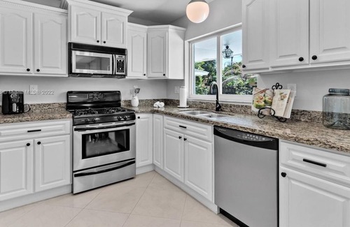 Palmetto Bay Apartment | 4 Bedroom Single family 441311 by Houzlet