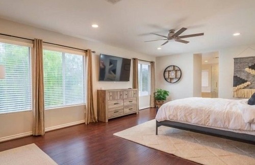 Santa Clarita Apartment | 4 Bedroom Single_family 447551 by Houzlet