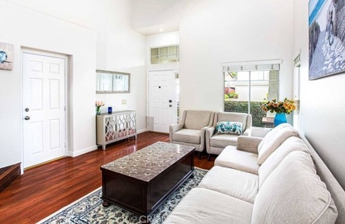 Corona Apartment | 4 Bedroom Single family L-(458298) by Houzlet