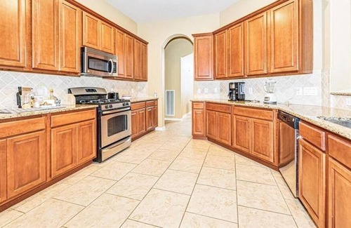 Sterling Ridge Apartment | 4 Bedroom Single family 92515 by Houzlet