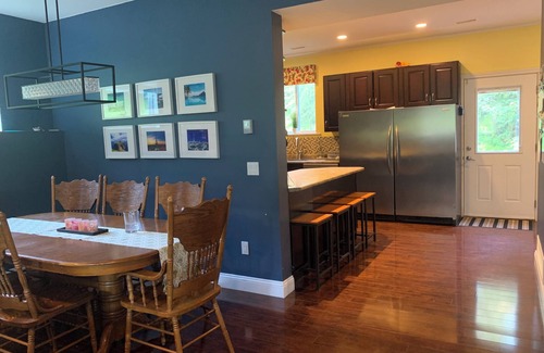 Langley House | 4 Bedroom Spacious Home close to Everything!
