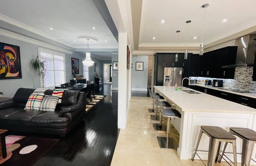 Richmond Hill House | 4 Bedroom Spacious Enclave near Lake Wilcox