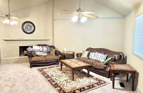 South Tulsa House | 4 Bedroom spacious and peaceful house!