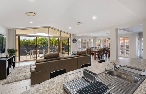 Parkinson House | 4 Bedroom Spacious Cozy Family Retreat @ Parkinson