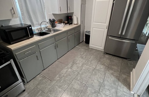 Vine House | 4-bedroom spacious home in the heart of Kalamazoo